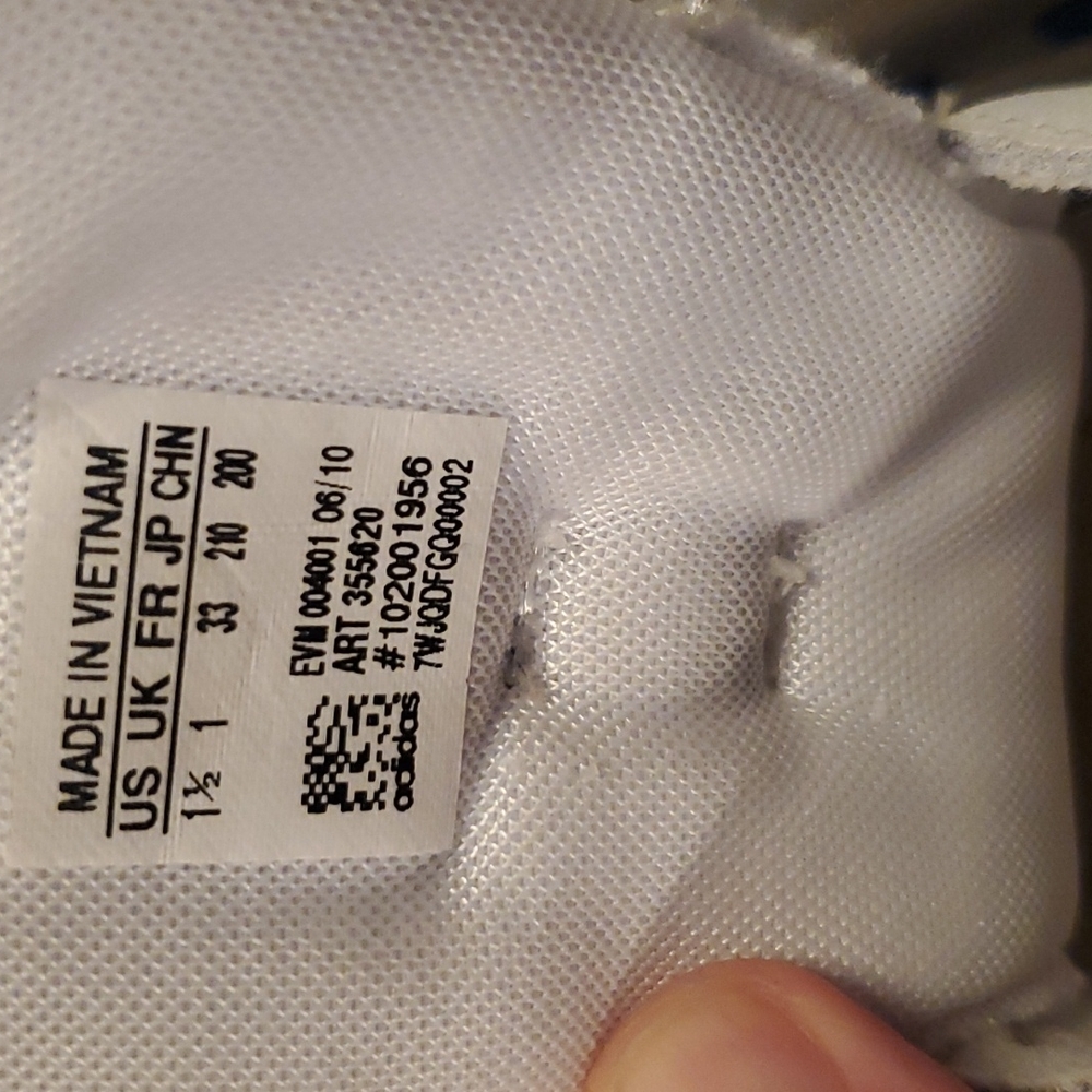Shoes - Picture 5 of 5